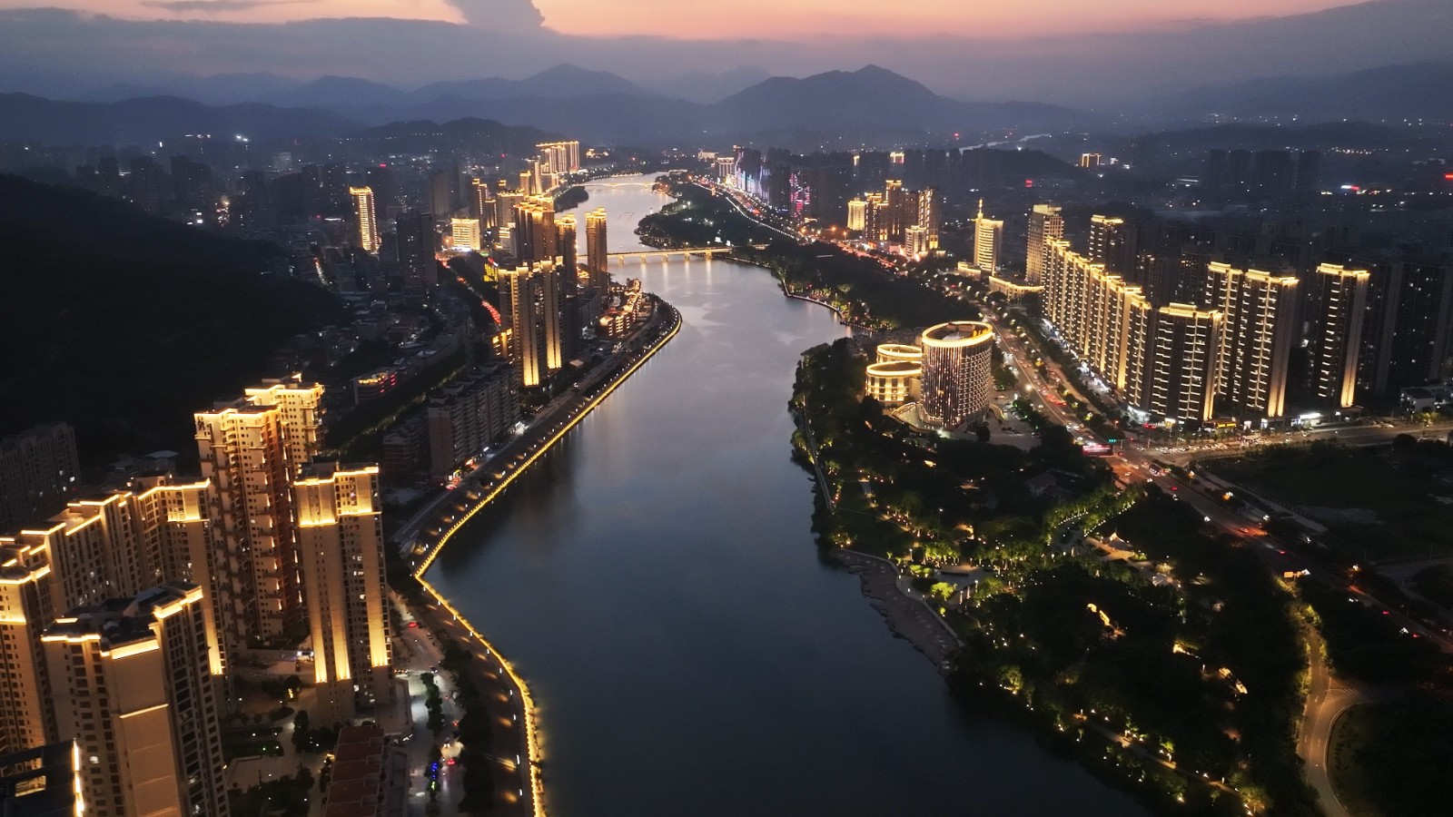 1696996528384463.jpg 02豪尔赛南安西溪两岸项目.jpg