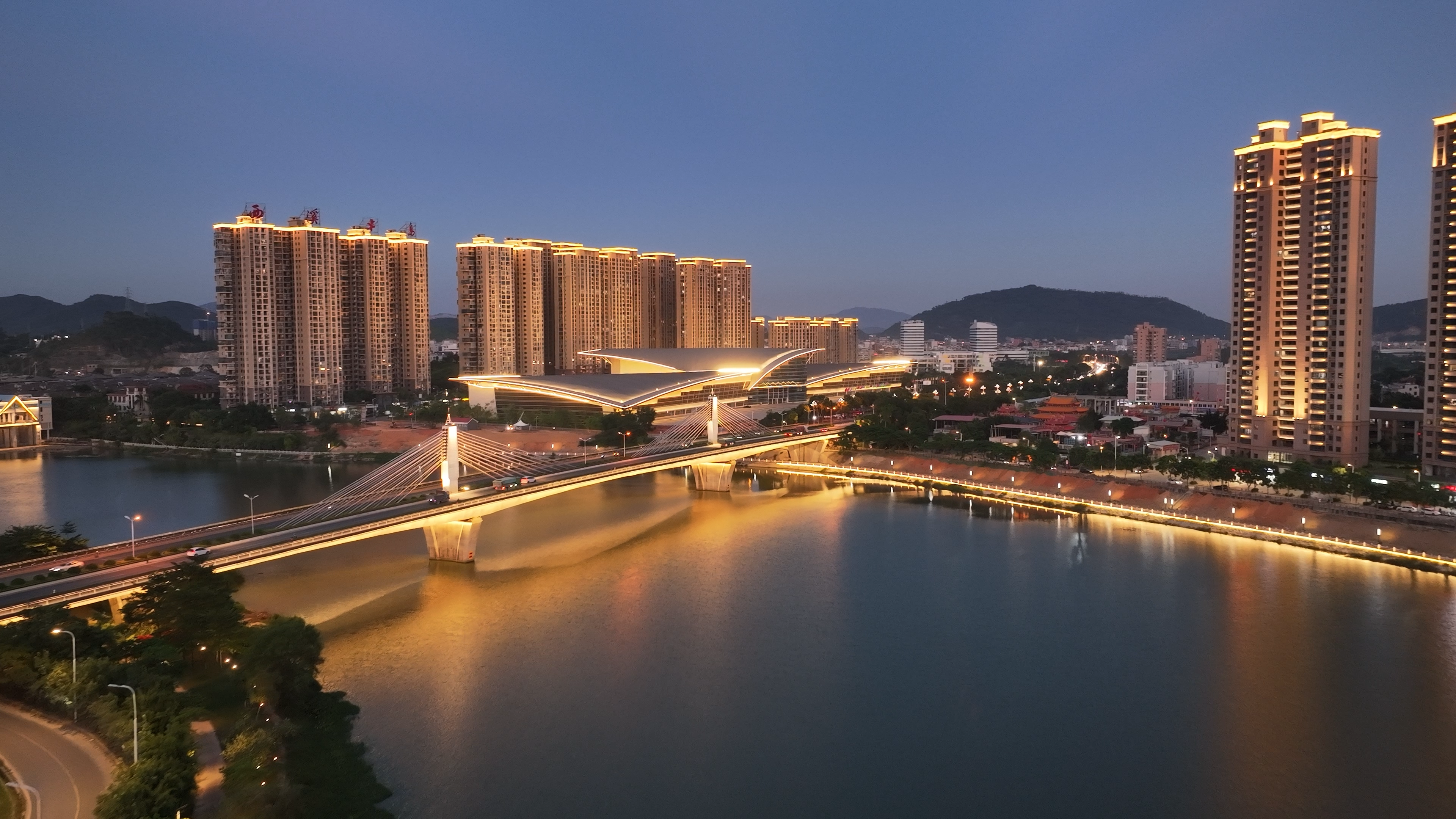 1696996605809614.png 07豪尔赛赋能城市夜景提升.png